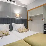Отель Dinya 3*