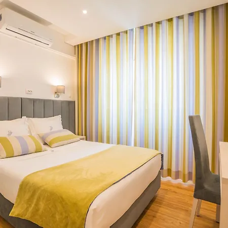 Dinya Hotel 3*
